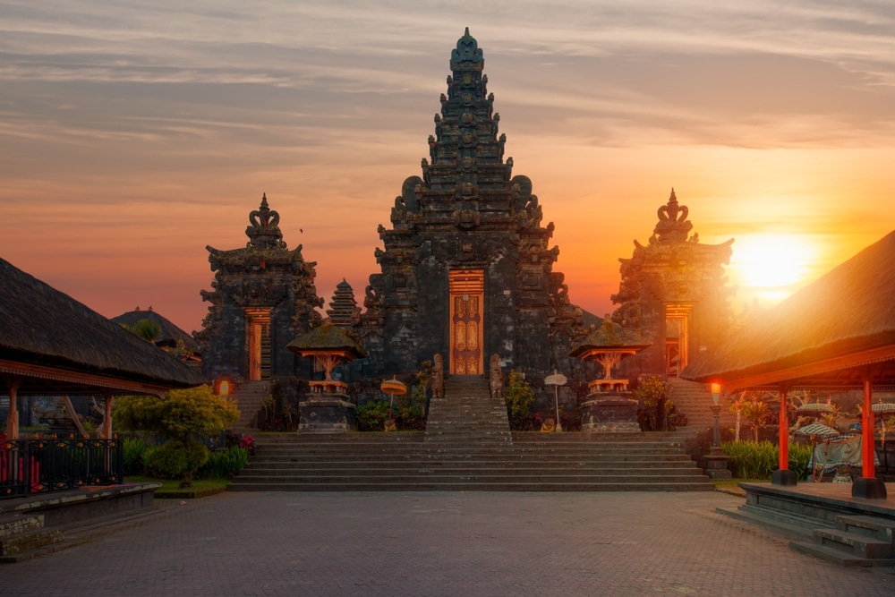 Architectural Marvels: The Beauty and Symbolism of Temples