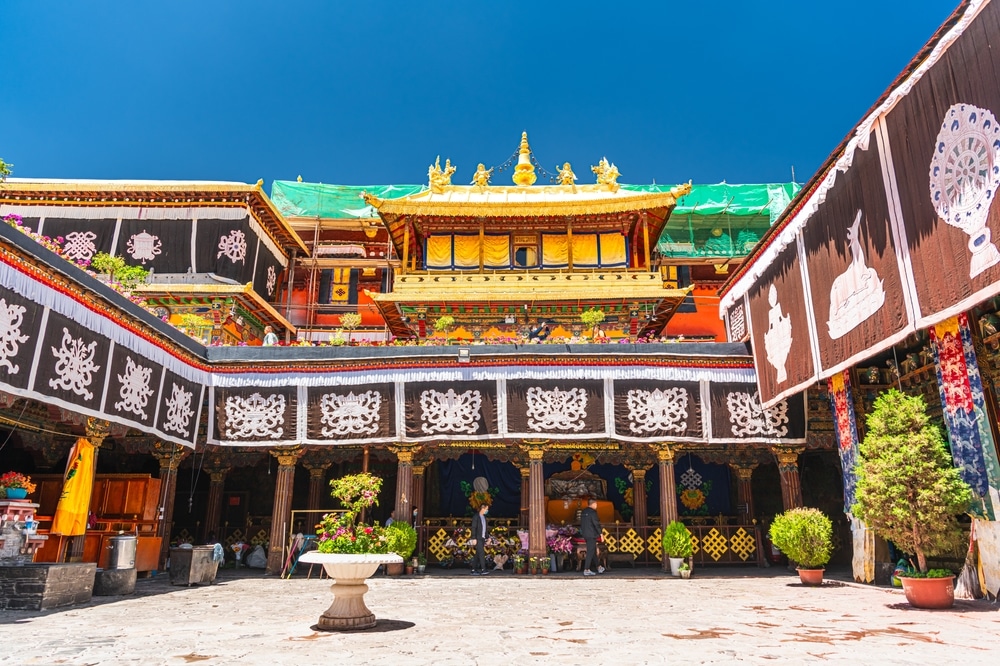 Cultural Heritage: Temples as Guardians of History and Tradition